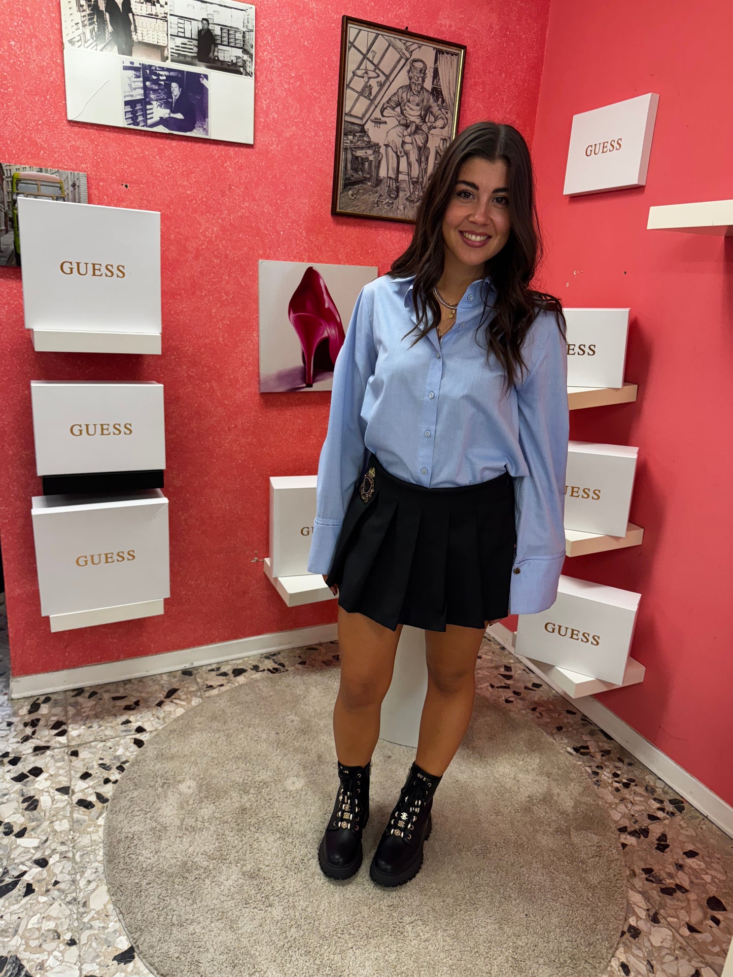 Guess anfibio nero con accessori sui lacci