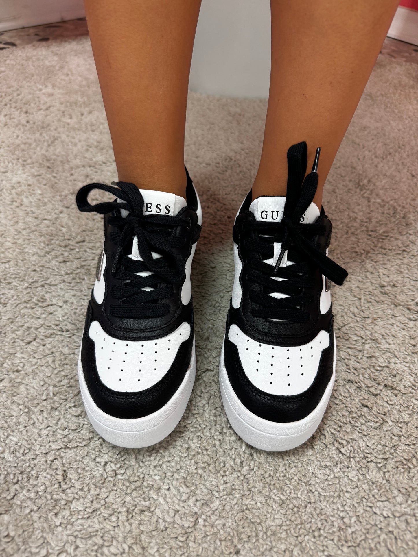 Sneakers Guess bianche e nere