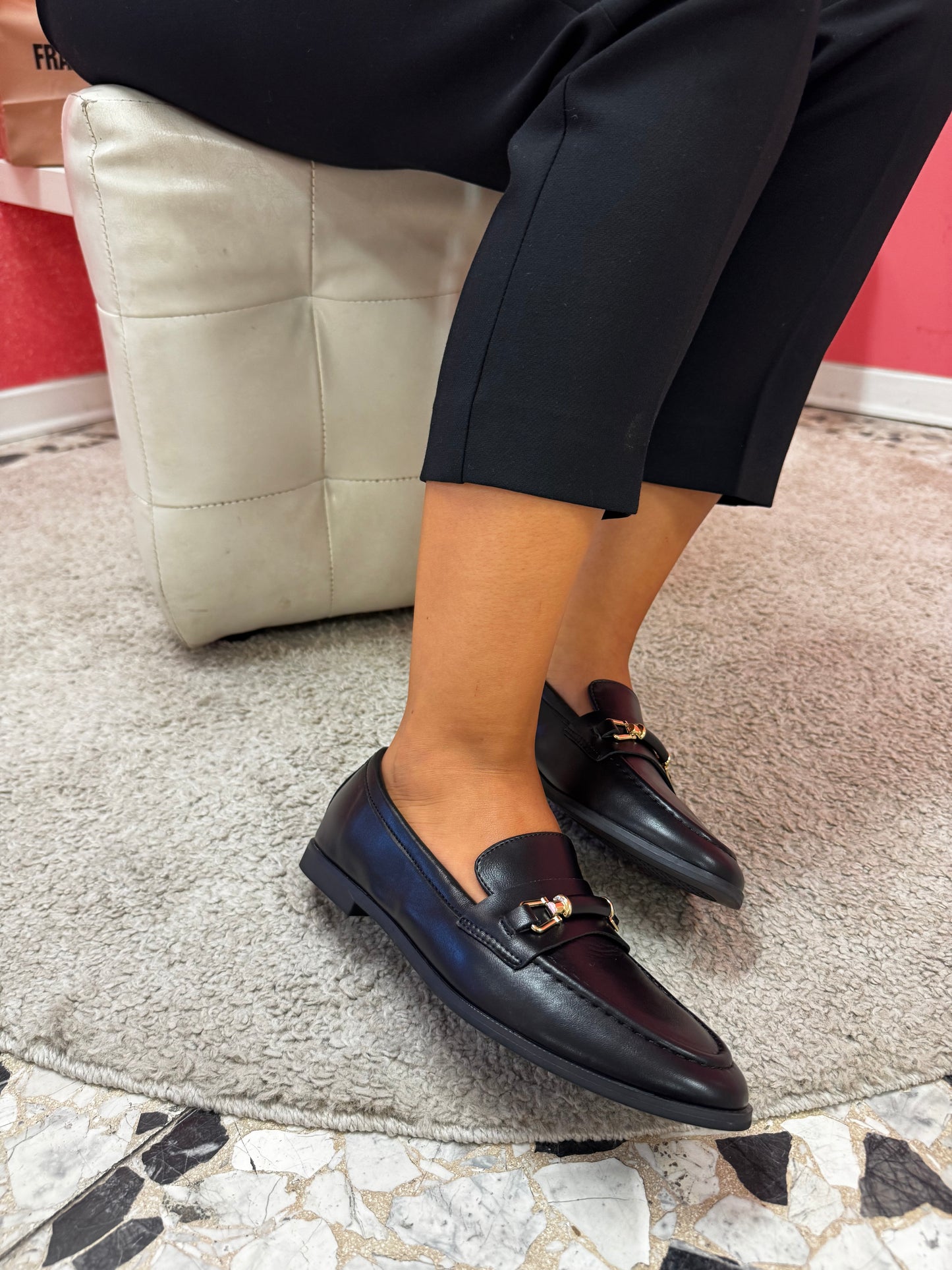 Francesco Milano mocassino nero con accessori oro