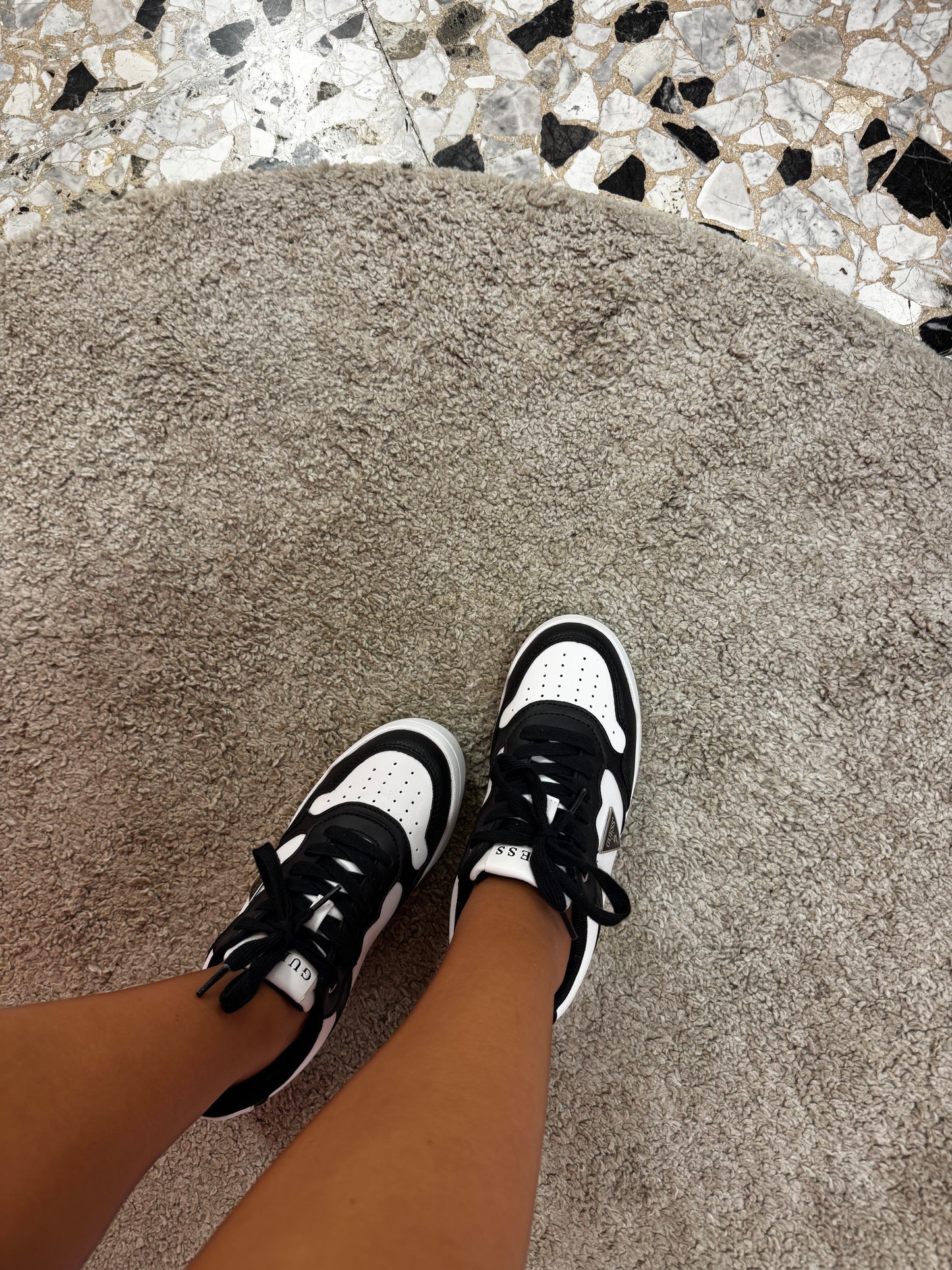 Sneakers Guess bianche e nere