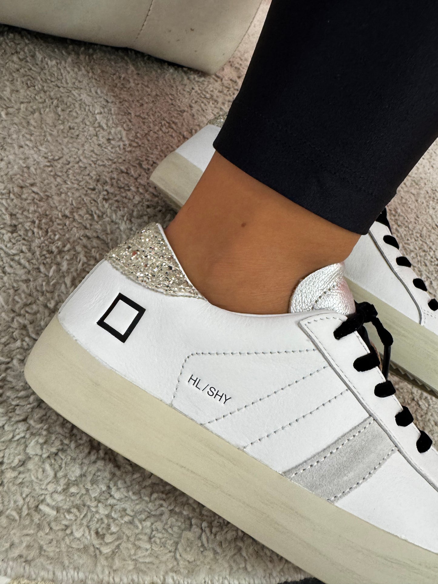 Sneakers D.A.T.E. HILL LOW SHINY WHITE-PLATINUM